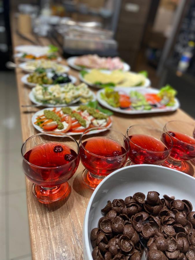 Podrzewie Zolta Walizka Gosciniec酒店 外观 照片